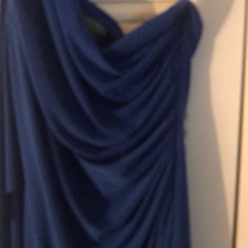 Formal dress - Picture 4 of 5